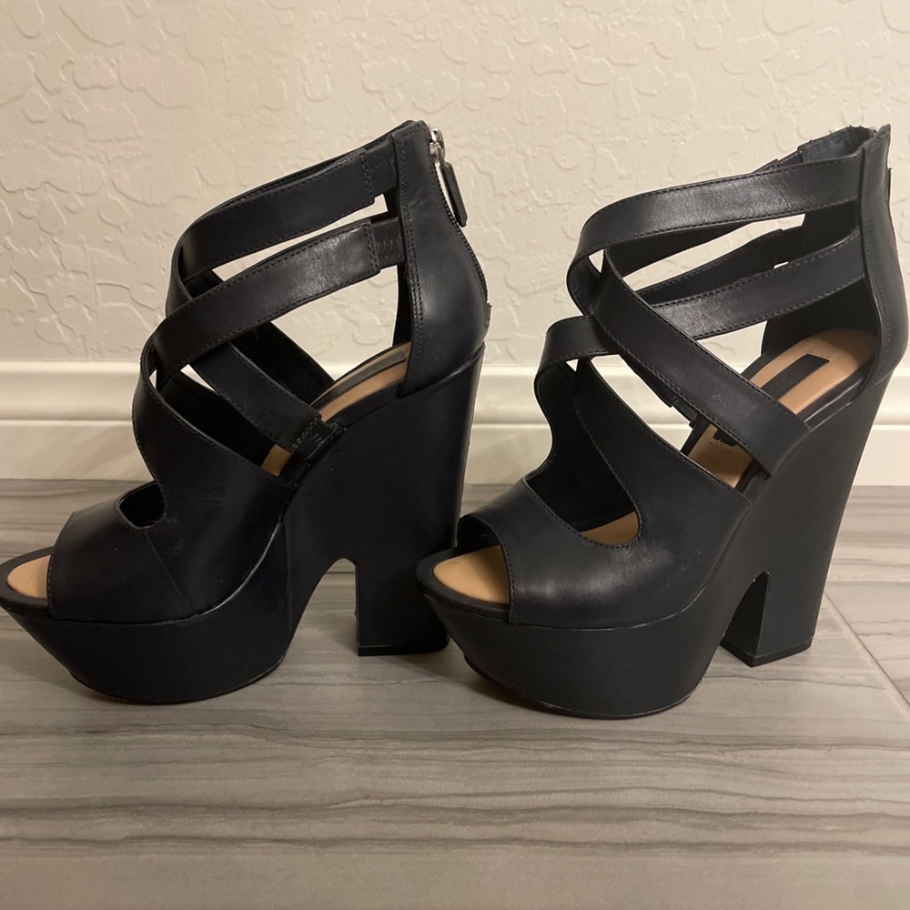 BCBG MaxAzria Platform Sandals - Picture 5 of 8